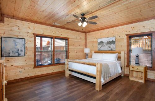Sevierville House | Grace HideawayHUGESleeps20 Pool Hot Tub Games