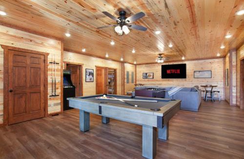 Sevierville House | Grace HideawayHUGESleeps20 Pool Hot Tub Games