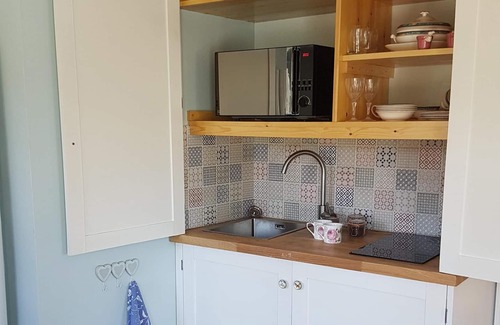 Lamorna Apartment | Grace's Studio at Lamorna Hideaway in the heart of the idyllic Lamorna Valley