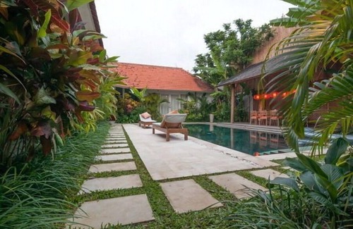 Berawa Villa | Graceful 3BR Villa, Canggu! Located Close To The Beach! W/Swimming Pool!