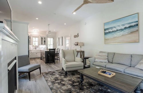 York Beach House | Graceland by the Sea – Your Peaceful Escape in York, Maine