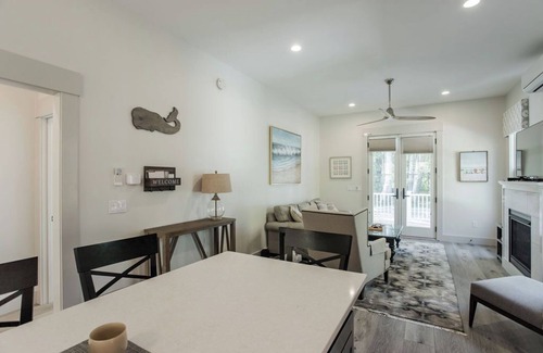 York Beach House | Graceland by the Sea – Your Peaceful Escape in York, Maine