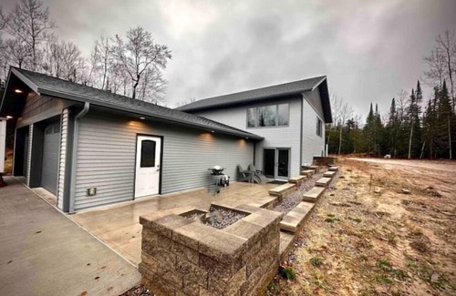 Itasca County House | Gracie- A spacious house near Swan Lake!