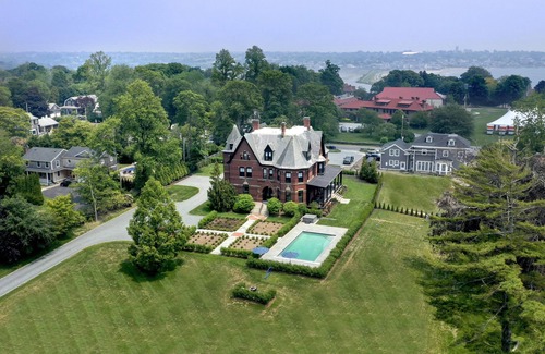 Top of the Hill House | Gracious Victorian Estate Home, Walk to town and beach