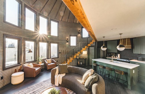 Daniels Hill House | Grain Bin Silo w/Loft Fire Pit Near Downtown Lynchburg