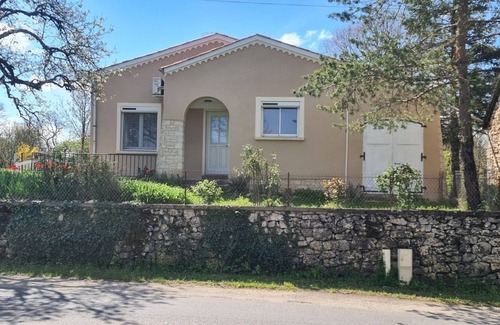 Gramat House | Gramat Single-storey house, garden, Diving, Gouffre de Padirac, Rocamadour