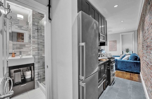 Gramercy Apartment | Gramercy Park Newly Renovated Spacious 2BR/2BA