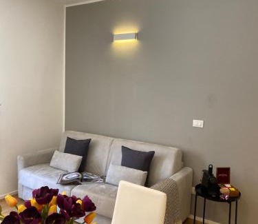 Chinatown Apartment | Gramsci 2 - Cozy Apartment near Sempione Park!