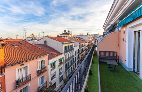 Centro Apartment | Gran Via Terrace apartment in Madrid