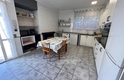 Pineda de Mar Villa | Gran Villa Cal Toni 13-18 pers, Pool, 800m beach, wifi