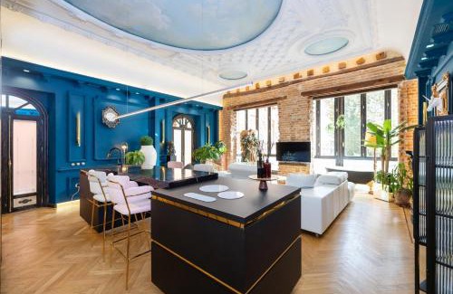 Central District Apartment | Granada Gallery Loft