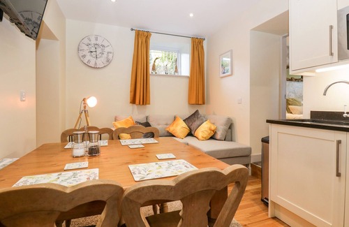 Newland Near Ulverston Cottage | GRANARY, pet friendly, with a garden in Bardsea
