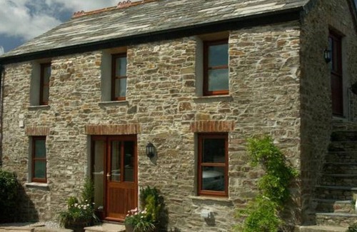 Widemouth Bay House | Granary Sleeps 4 (2 Bedrooms) with hot tub