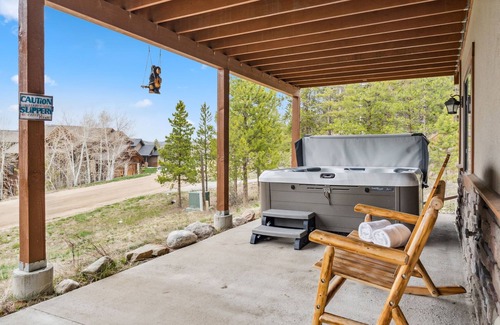 Innsbruck Val Moritz House | Granby Escapes – Luxurious 5 BDR w/Private Hot Tub & Game Room!