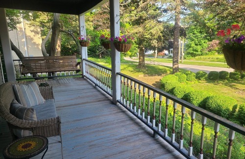 Woodstock House | Grand 1800s Victorian Gem: Updated/by Downtown