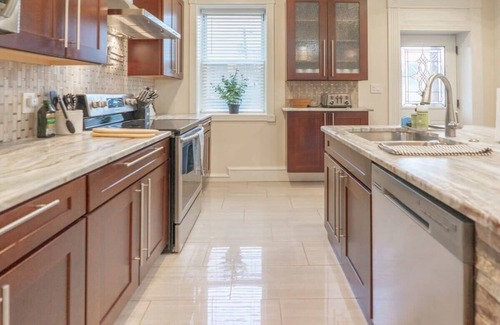 Central West End House | Grand 5BR in the Heart of the CWE/ABODEbucks