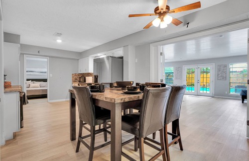 Ponderosa Forest House | Grand 7-Bedroom Villa w Pool: 25 Mins Downtown SC2