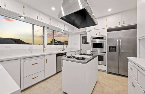 Old Town House | Grand 7BR Villa | Luxury Living Stunning Views