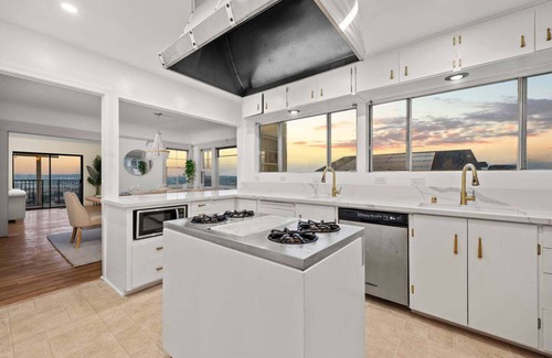 Old Town House | Grand 7BR Villa | Luxury Living Stunning Views
