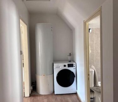 Verneuil-sur-Avre Apartment | Grand Appartement lumineux 2ch. Ville historique.