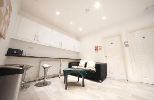 Heathrow Villages House | Grand Airport Ensuites