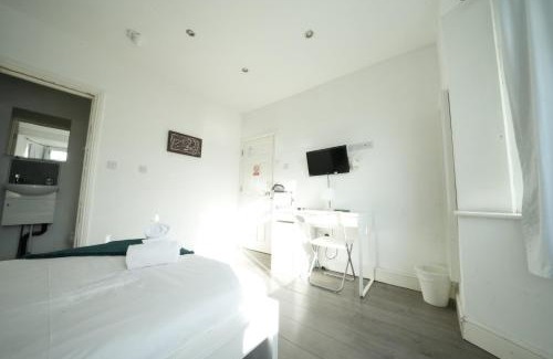Heathrow Villages House | Grand Airport Ensuites