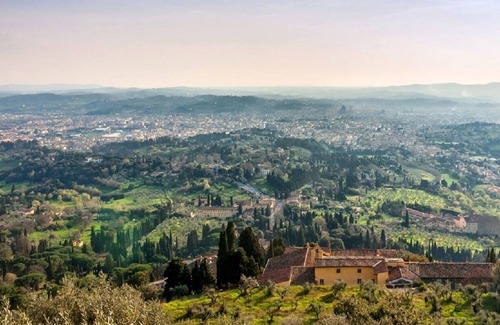 Oltrarno Villa | GRAND AND STUNNING TUSCAN VILLA SET IN A LUXURIOUS ESTATE CLOSE TO CITY CENTER