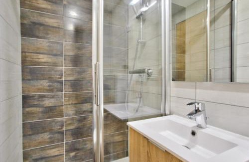 Mont-de-Lans Apartment | Grand appartement 12 personnes au pied des pistes