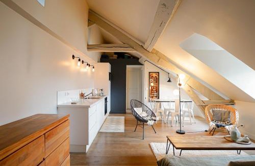 Saint-Merri Apartment | Grand appartement cœur du Marais - dernier étage