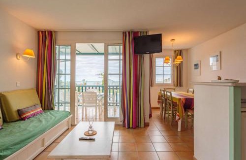 Urrugne Apartment | Grand appartement familial avec piscine près de Saint-Jean-de-Luz - FR-1-2-439