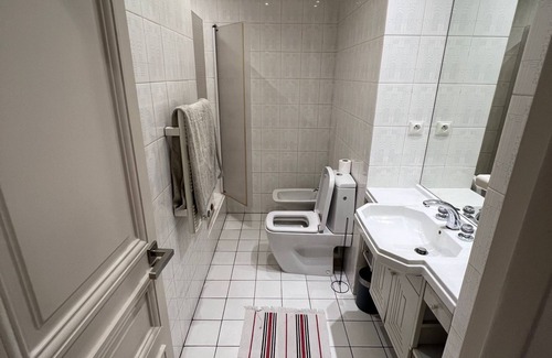Faubourg-du-Roule Apartment | Grand Appartement Standing Haut de Gamme Dans les Beaux Quartiers de la Capital