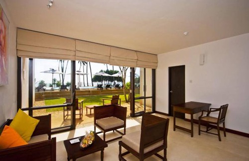 Wadduwa Hotel | Grand Beach