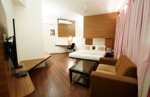 Yeshwanthpur Hotel | Grand Bee Hotel