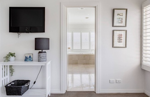 Brighton House | Grand Brighton Family Home with a Solar Heated Pool