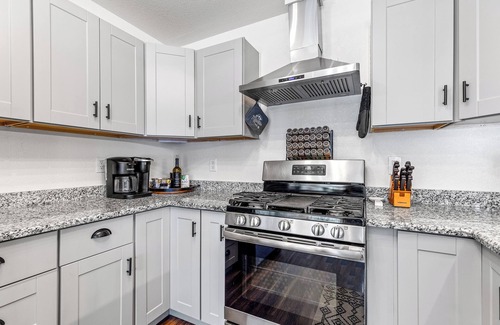 Williams House | Grand Canyon Casa w/Theater, Arcade Games, Pool Table in Williams, AZ Rte. 66!