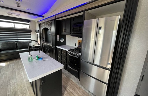 Williams House | Grand Canyon RV Glamping Resort Loft Suite