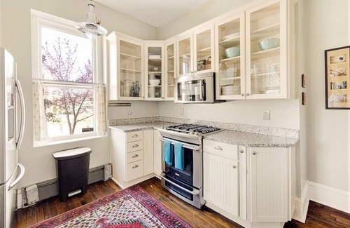 Stanton Park House | Grand Corner Home 3 blocks to Capitol Vet Owned - Parking - Overlooks Park