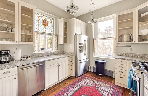 Stanton Park House | Grand Corner Home 3 blocks to Capitol Vet Owned - Parking - Overlooks Park