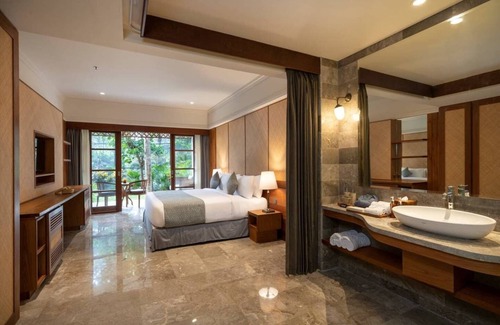 Ubud City-Centre Resort | Grand Deluxe Balcony with Garden view