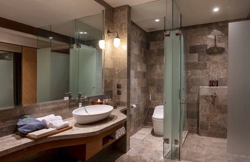 Ubud City-Centre Resort | Grand Deluxe Balcony with Garden view
