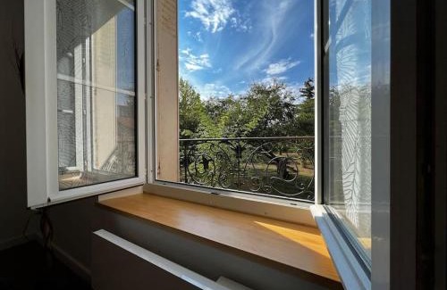 Chalons-en-Champagne Apartment | Grand F2 proche du centre ville.