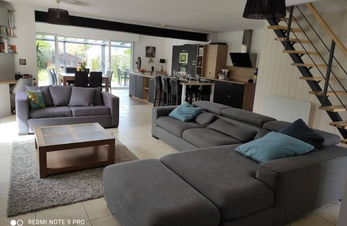 Saint-Martin-du-Fouilloux House | Grande Maison Familiale Avec Jacuzzi