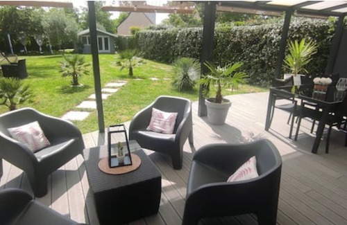 Saint-Martin-du-Fouilloux House | Grande Maison Familiale Avec Jacuzzi