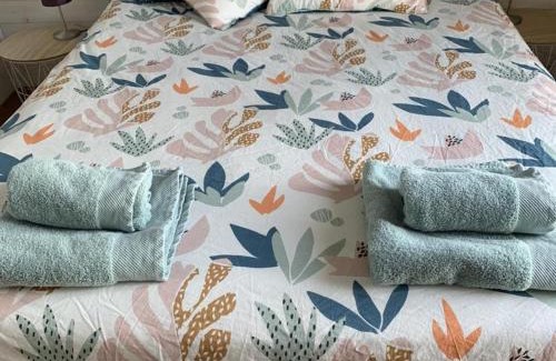 Rongeres House | Grand gîte familial près de Vichy avec jardin et cheminée - FR-1-489-486