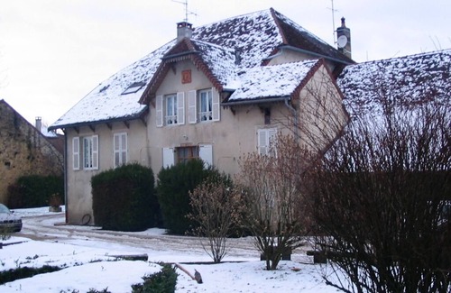 Chille House | Grand Gîte Maison en Pierre de Taille, Bucolique & Ouverte sur Domaine Viticole