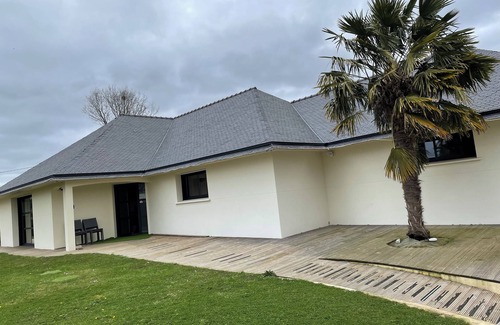 Locmaria-Grand-Champ Villa | GRAND GÎTE FAMILIALE sleeps 15 PMR 10 min from VANNES