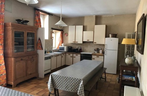 Parce-sur-Sarthe House | Grand Gite Parcé-Sur-Sarthe (30 beds) -2h15 Paris