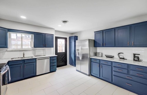 Irving House | Grand Greenbrier - 4BD/2BA Backyard Oasis w Pool