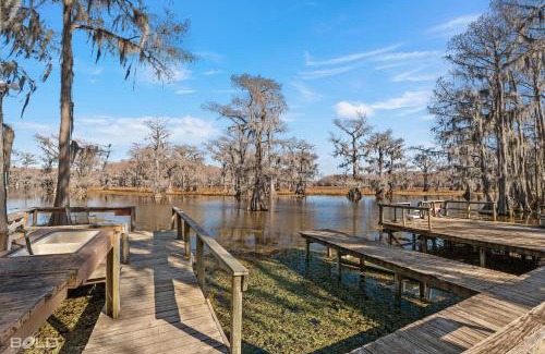 Uncertain House | Grand Harbor, Lakeside, With Kayaks & Canoes