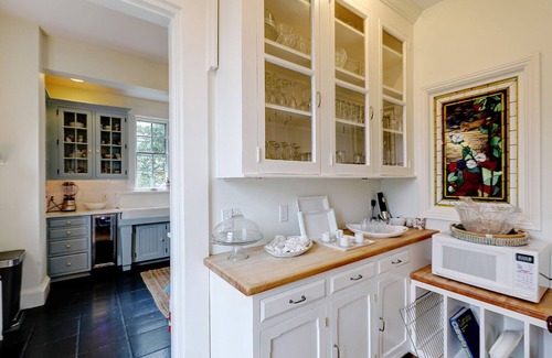 Top of the Hill House | Grand historic Newport home! Center of town. Walk to everything!